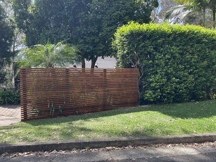 Timber privacy screen — horizontal batten design, Northern Beaches